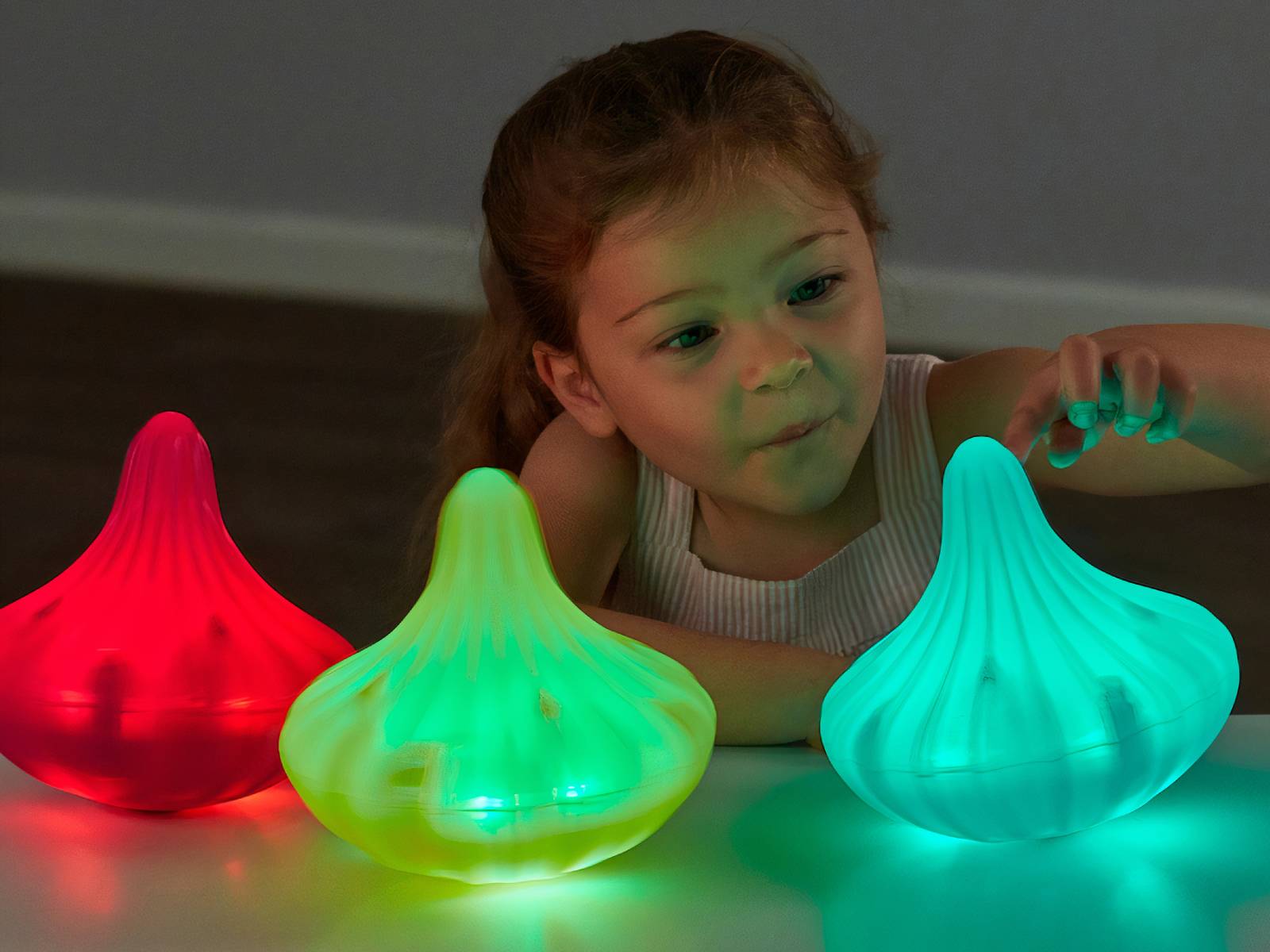 Light Up Twist and Turn Spinning Tops