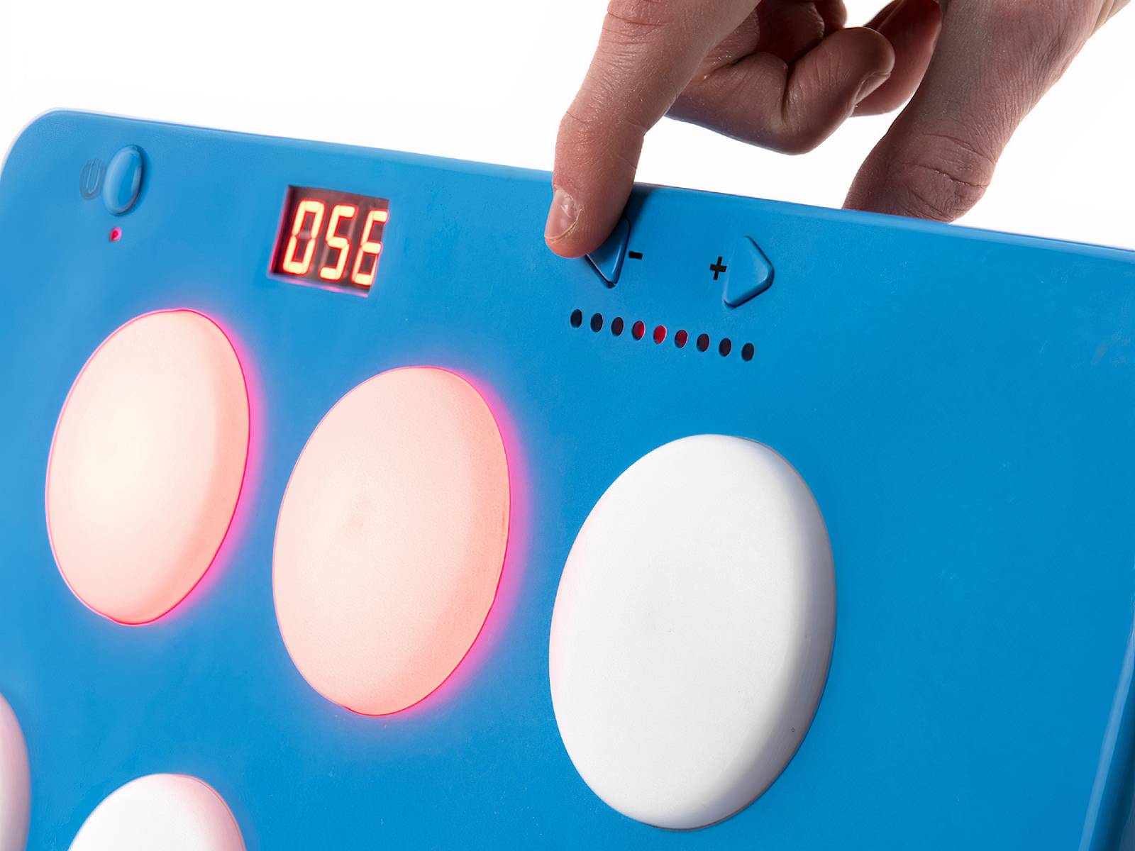 Luminous reaction game