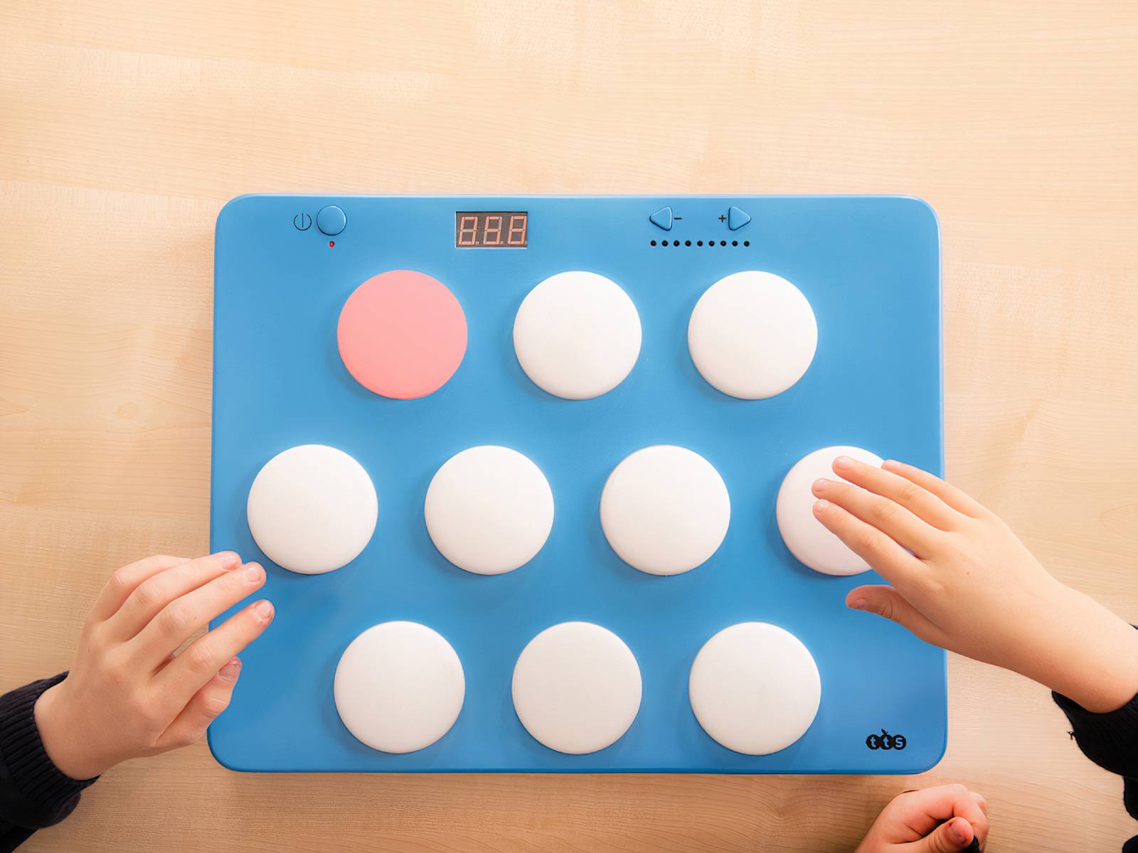 Luminous reaction game